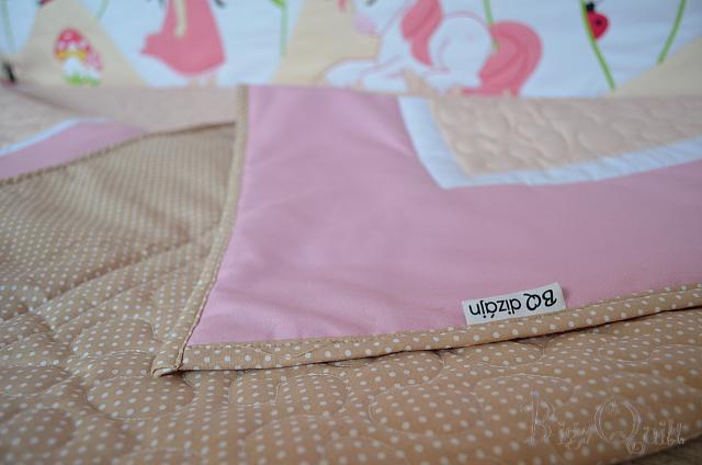 BQ patchwork hatású egyedi tervezésű ágyterítő szabad gépi tűzéssel