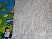 BQ gyermekfalvédő grafikus quilt technikával - hátlap